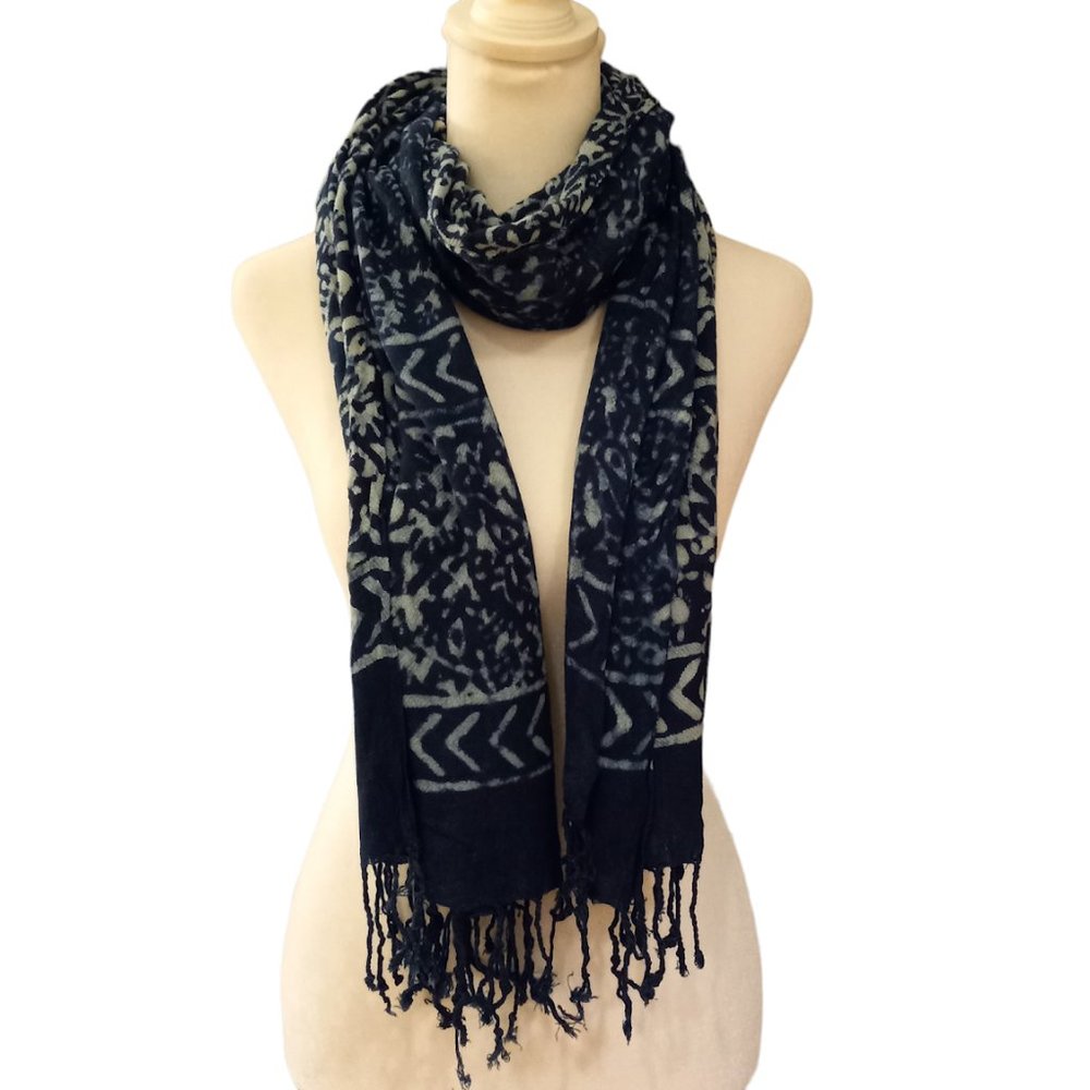 Homestead indigo blue batik wax block print rayon scarf shawl fringed 24 X 66 - Picture 3 of 5